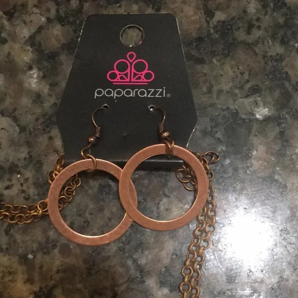 Paparazzi 3 piece necklace earring and bracelet set copper - Picture 5 of 7